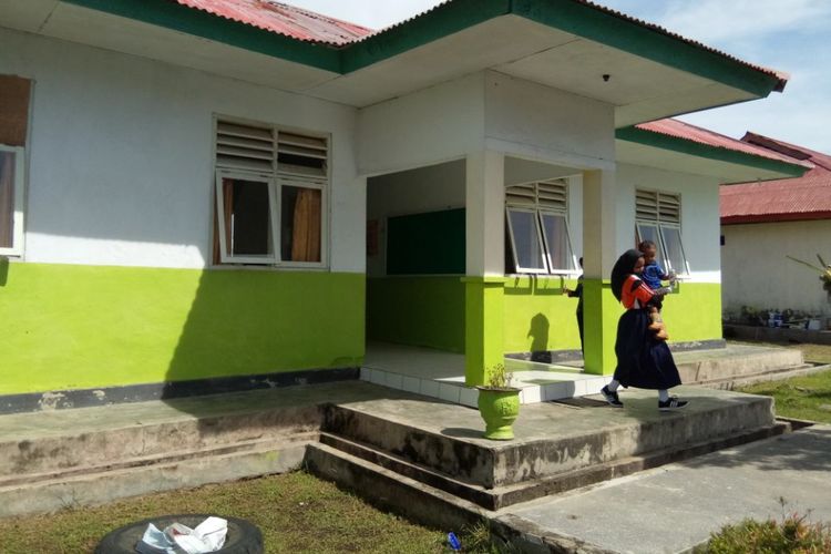 Foto Kantor Desa Kaiely, Kecamatan TelukKaiely, Kabupaten Buru, Maluku dan Puskesmas Kaiely