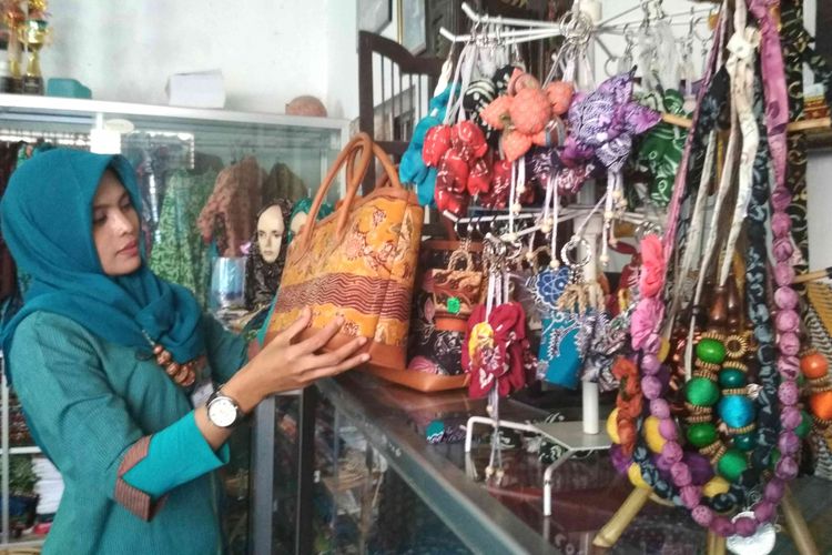 Berkat Batik Magelangan Iwing Raup Omzet Puluhan Juta