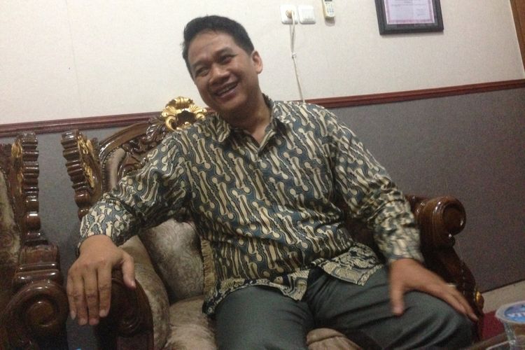 Guru Besar Undip Profesor Suteki