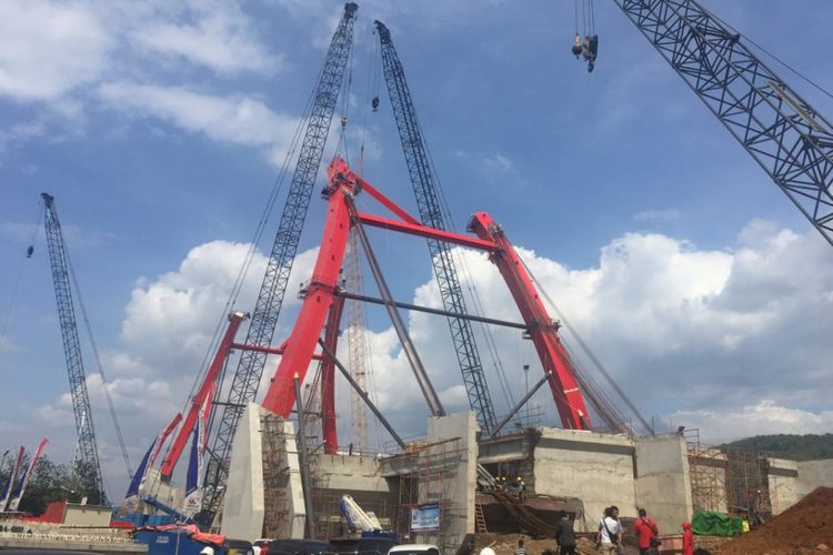Kondisi konstruksi Jembatan Kalikuto di Tol Batang-Semarang, Sabtu (26/5/2018).