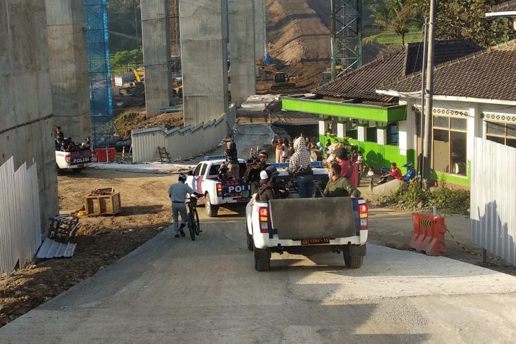 Jalur bawah Jembatan Kali Kenteng, Kabupaten Semarang, Sabtu (2/6/2018).