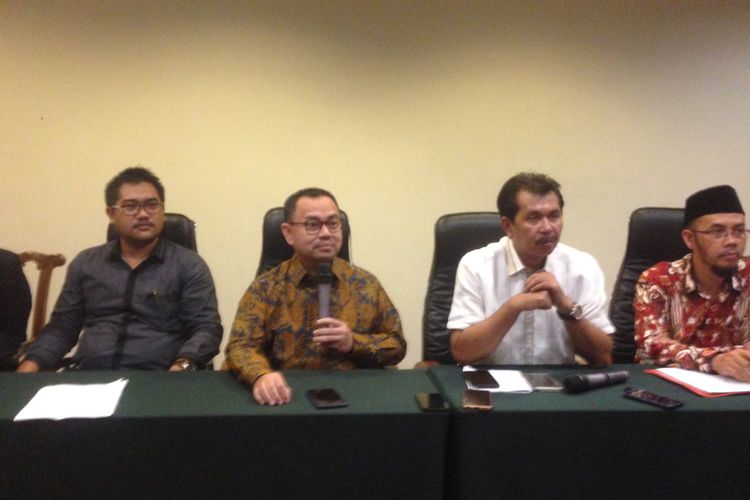 Calon Gubernur Jawa Tengah Sudirman Said di sela konferensi pers di Semarang, Kamis (28/6/2018)