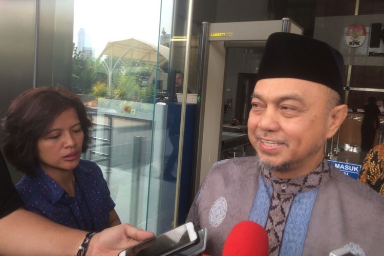 Politi Fraksi PKS Tamsil Linrung Usai Diperiksa Penyidik KPK Terkait Korupsi Kasus E-KTP di Gedung KPK, Jakarta, Rabu (4/7/2018).