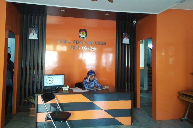 Suasana Kantor Komisi Pemilihan Umum (KPU) Kota Bogor masih sepi dari aktivitas pendaftaran bakal calon legislatif (Bacaleg), Selasa (17/7/2018)