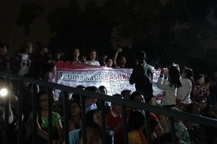 Spanduk pendukung Ahok di revitalisasi Lapangan Banteng, Rabu (25/7/2018).