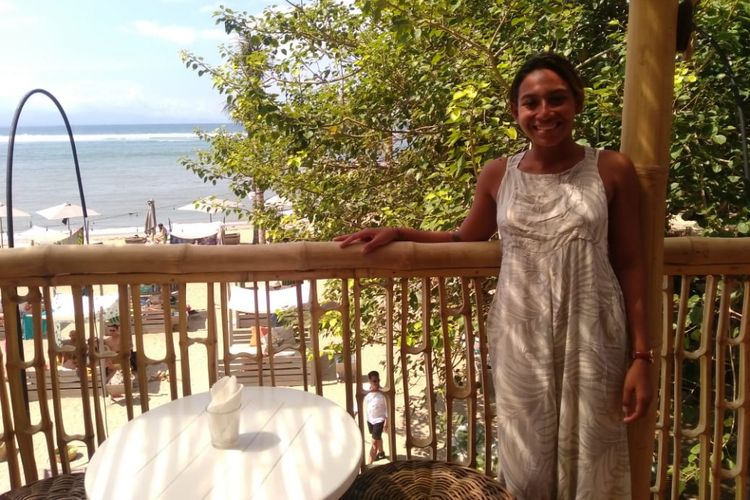 Peselancar putri, Diah Rahayu, saat ditemui di ABC Beach Club, Bali, dalam rangkaian acara The Ultimate Search Trip bersama Rip Curl, pada pekan lalu, Minggu (29/7/2018).