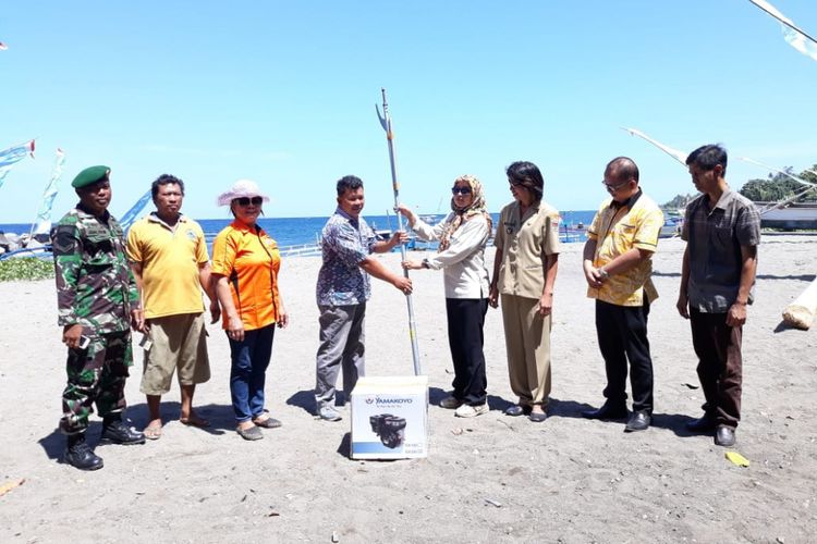 Kepala TN Bunaken, Danlantamal dan para stakeholder dari Pemda Kabupaten Minahasa Selatan meresmikan Desa Wisata Popareng Minahasa Selatan Jadi Desa Percontohan Ekowisata di Kawasan TN Bunaken, Sabtu (18/8/2018)