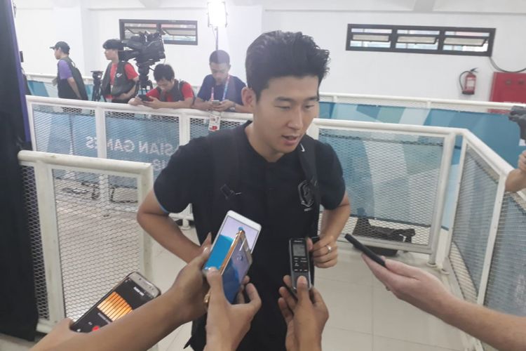 Pemain Korea Selatan yang juga bintang Tottenham Hotspur, Son Heung-min, saat ditemui di Stadion Pakansari, Cibinong, Bogor, Rabu (29/8/2018).