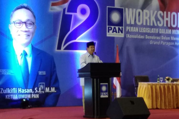 Bakal calon presiden Prabowo Subianto dalam sambutannya di pembekalan calon legislatif PAN di Grand Paragon, Jakarta, Minggu (16/9/2018).