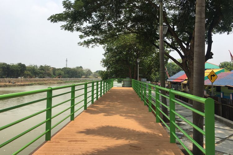 Flying deck di Kampung Bekelir, Kelurahan Babakan, Kota Tangerang, Minggu (30/9/2018). 