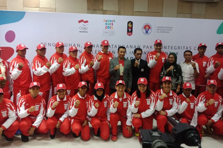 Menpora Imam Nahrawi melepas secara resmi kontingen Indonesia pada Youth Olympic Games 2018 di Argentina, Senin (1/10/2018).