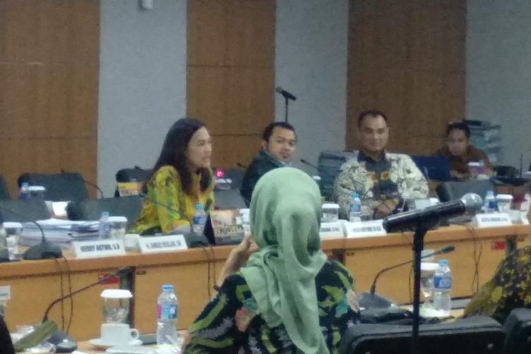 Anggota Komisi E DPRD DKI Jakarta Meity Magdalena Ussu dalam rapat bersama Dinas Kesehatan DKI Jakarta, Kamis (25/10/2018).