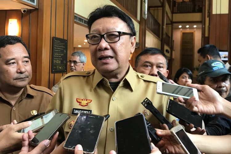 Menteri Dalam Negeri (Mendagri) Tjahjo Kumolo saat ditemui di Hotel Redtop, Gambir, Jakarta Pusat, Selasa (6/11/2018). 