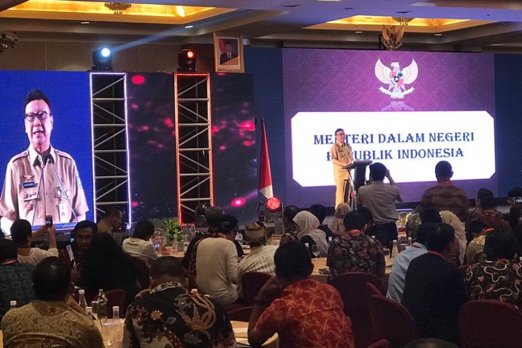 Menteri Dalam Negeri Tjahjo Kumolo dalam acara Forum Koordinasi Nasional Ormas dan Anugerah Ormas Award Tahun 2018, di Hotel Redtop, Gambir, Jakarta Pusat, Selasa (6/11/2018). 