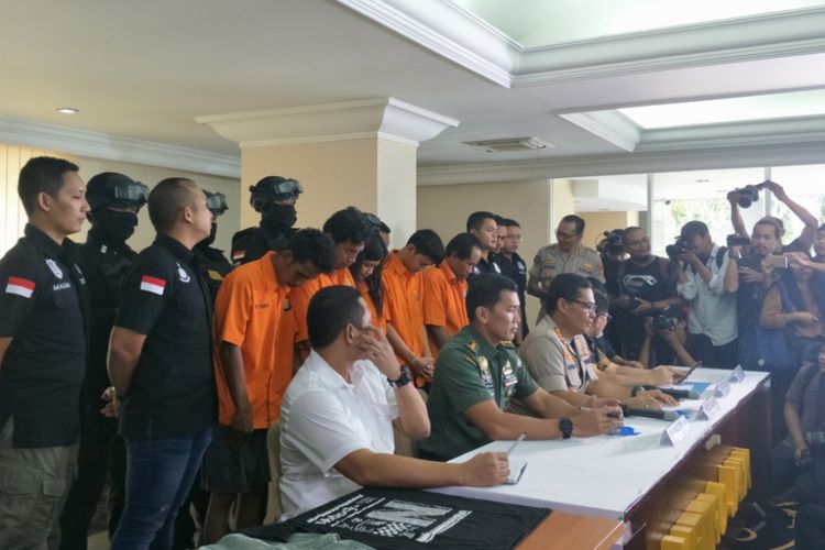Lima pelaku yang ditangkap jajaran Polda Metro Jaya dihadirkan di hadapan media pada Jumat (14/12/2018).