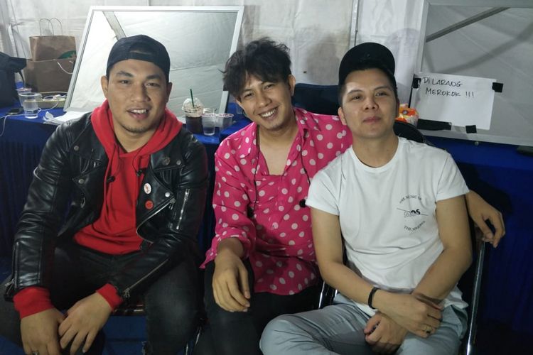 Band Armada saat ditemui saat mengisi acara konser malam tahun baru Gempita SCTV, di Pantai Carnaval Ancol, Jakarta Utara, Senin (31/12/2018).