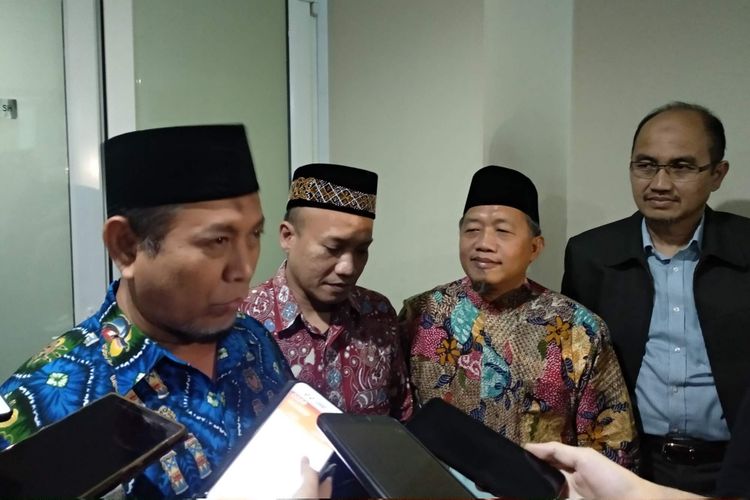 (Dari kiri ke kanan) Anggota Fraksi PKS Achmad Yani, Ketua Fraksi Demokrat-PAN Taufiqurrahman, dan kandidat wakil gubernur DKI Abdurrahman Suhaimi di DPRD DKI Jakarta, Selasa (22/1/2019).