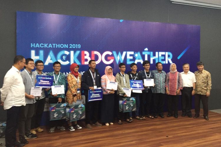 Foto juara I, II, III Kompetisi Hackathon 2019