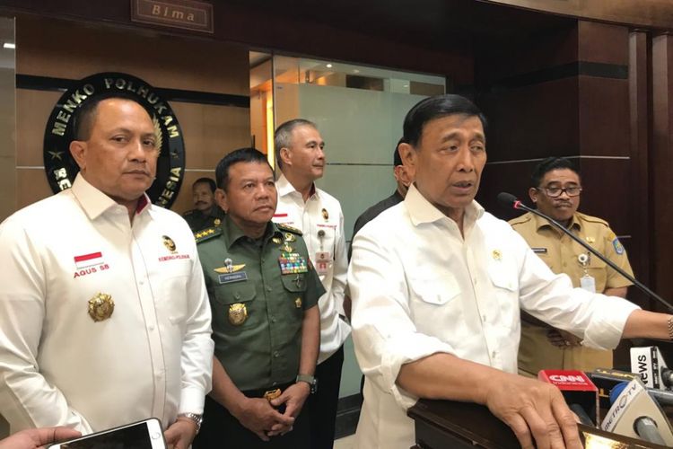 Menteri Koordinator Politik, Hukum, dan Keamanan (Menko Polhukam) Wiranto saat ditemui di kantornya, Jakarta Pusat, Senin (4/2/2019). 