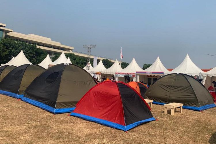 Tenda-tenda kemping pada pergelaran IIOutfest 2019 yang dimulai pada Kamis (1/8/2019) hingga Minggu (4/8/2019).