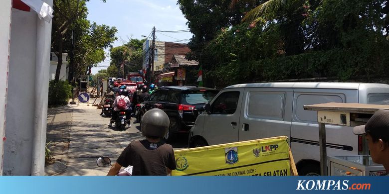 Pengendara Sebaiknya Hindari Jalan Kemang Utara