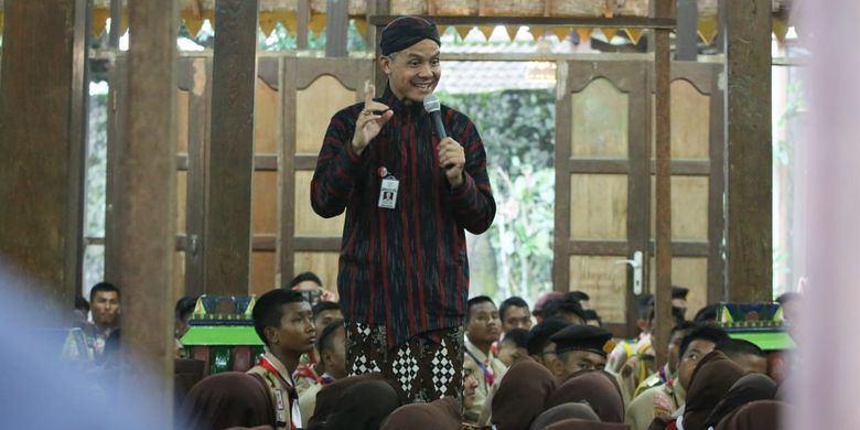 Gubernur Jawa Tengah Ganjar Pranowo, Jumat (15/3/2019), menyatakan tidak mempermasalahkan sejumlah pihak yang protes penyelenggaraan Apel Kebangsaan Kita Merah Putih.