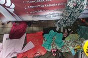 PKL Tanah Abang Gelar Dagangan di Depan Kantor Ombudsman