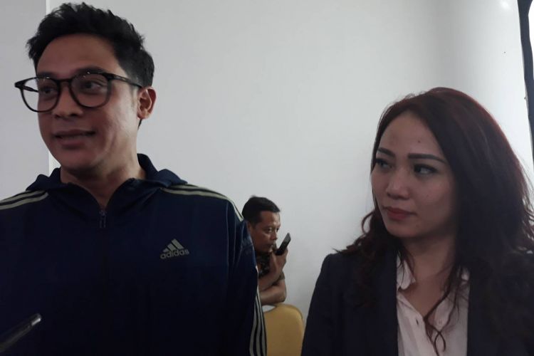 Moderator debat kedua pilpres, Tommy Tjokro dan Anisha Dasuki, usai gladi kotor debat kedua pilpres di Hotel Sultan, Senayan, Jakarta Pusat, Sabtu (16/2/2019).