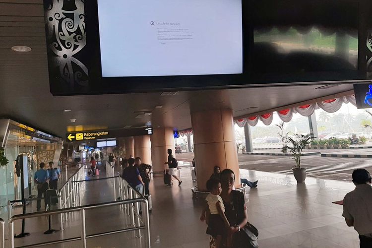 Suasana aktivitas di Bandara Internasional Supadio Pontianak, Kalimantan Barat, Senin (9/9/2019).