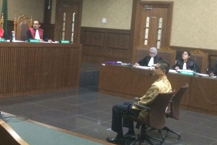 Terdakwa Direktur Utama PT Sarana Bangun Nusantara Hasmun Hamzah Saat Mengikuti Sidang di Pengadilan Tipikor, Jakarta, Rabu (4/7/2018).