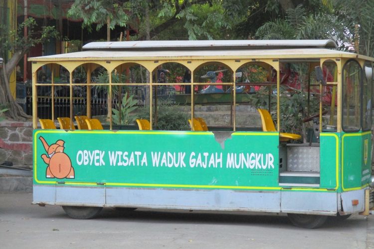Kereta kelinci di OW Waduk Gajah Mungkur