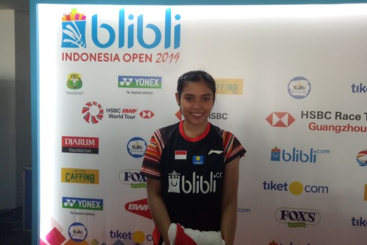 Pebulu tangkis tunggal putri Indonesia, Gregoria Mariska Tunjung usai tampil di babak kedua Indonesia Open 2019 di Istora Senayan, Jakarta, Kamis (18/7/2019). 
