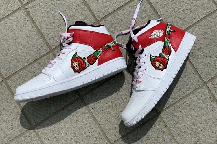 SKULL ROSES AJ1 MID 