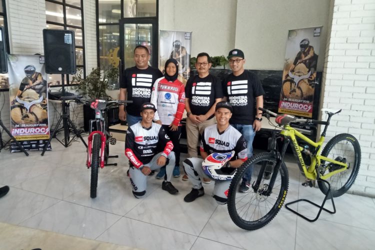 Konferensi pers Kejuaraan balap sepeda gunung Enduro Championship (Indurocs) seri kelima, di Jakarta, Sabtu (3/8/2019). Seri kelima ajang balap sepeda Indurocs akan dihelat di Kayu Kolek, Payakumbuh, Sumatera Barat, 25-26 Agustus mendatang.