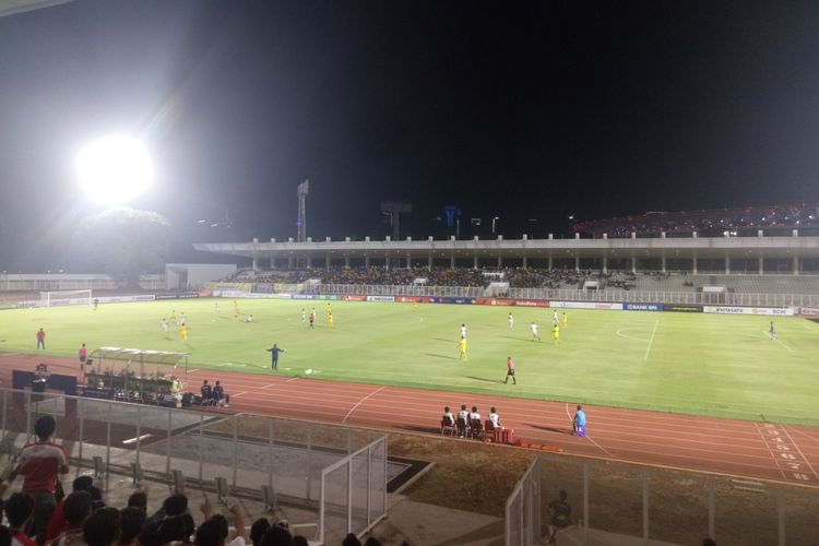 Pertandingan pekan ke-12 Liga 1 2019 antara Bhayangkara FC vs Madura United yang berlangsung di Stadion Madya, Kompleks Gelora Bung Karno, Jakarta, Senin (5/8/2019).