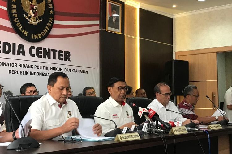 Menteri Koordinator Bidang Politik, Hukum, dan Keamanan (Menko Polhukam) Wiranto saat konferensi pers di kantornya, Jakarta Pusat, Selasa (3/9/2019).