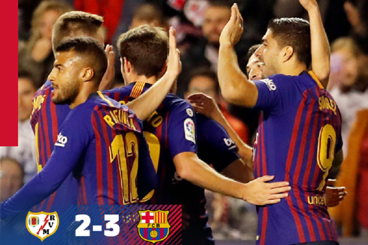 Para pemain Barcelona merayakan gol ke gawang Rayo Vallecano di Stadion Vallecas pada lanjutan La Liga Spanyol, 3 November 2018. 