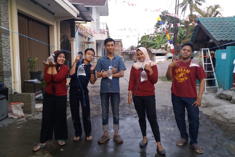 Para peserta lomba HUT ke-74 RI di kawasan Baleendah Kabupaten Bandung, Sabtu (17/8/2019).