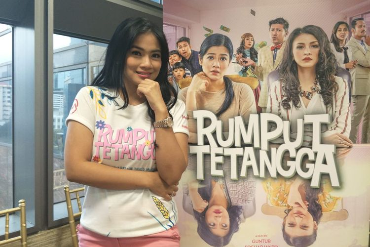 Titi Kamal saat ditemui dalam jumpa pers peluncuran poster dan trailer film Rumput Tetangga di kawasan Sudirman, Jakarta Selatan, Kamis (21/3/2019).