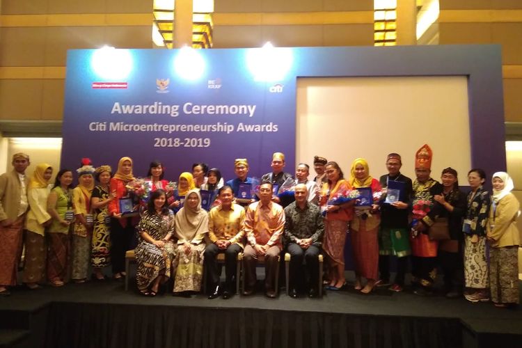 Para pemenang dalam acara Awarding Ceremony City Microentrepreneurship Awards 2019 di Jakarta, Kamis (11/4/2019)