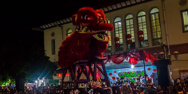 Pementasan Barongsai di Pasar Gede Solo, Senin (28/01/2019).