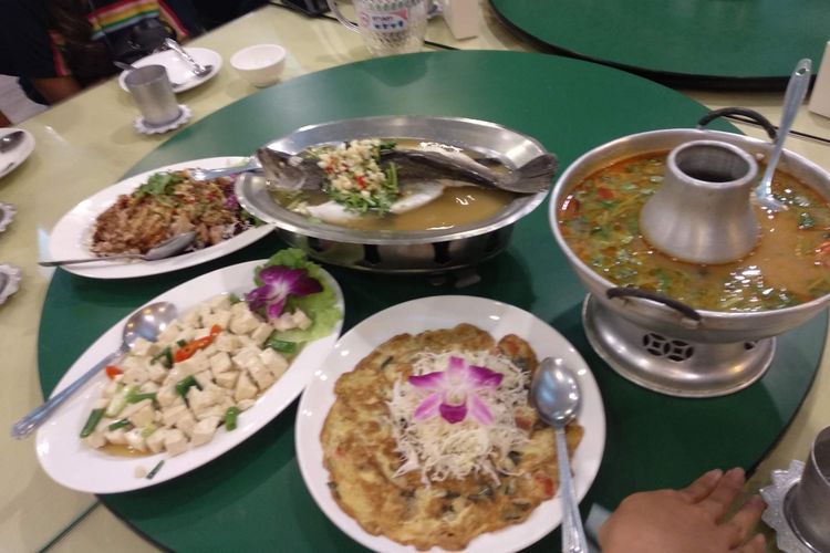 Hidangan di Thai Yunus Halal Restaurant