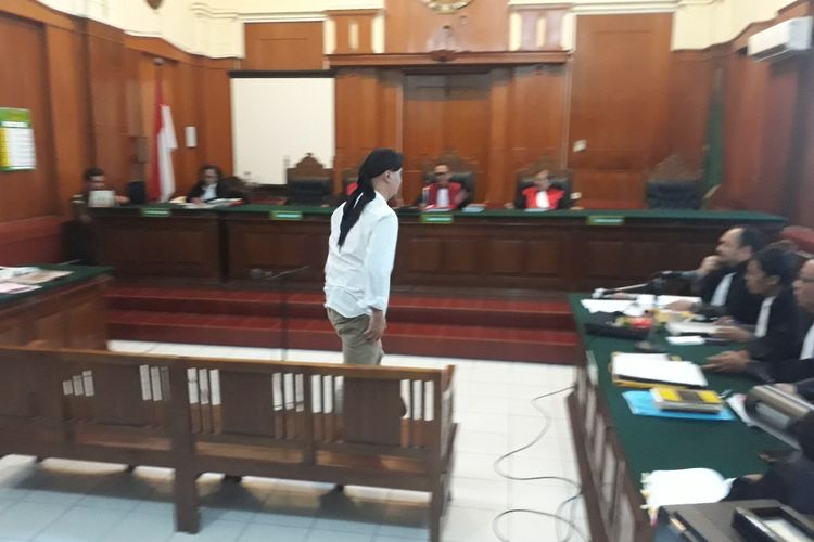 Sidang lanjutan perkara pencemaran nama baik dengan terdakwa Ahmad Dhani di PN Surabaya, Selasa (19/3/2019)