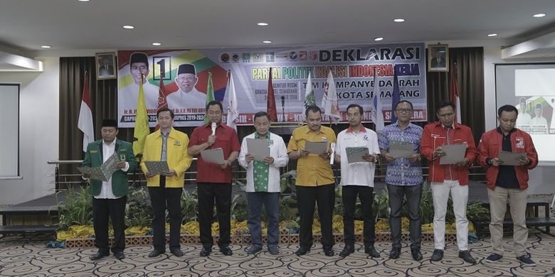 Wali Kota Semarang Hendrar Prihadi yang juga Ketua DPC PDI Perjuangan kota tersebut dalam deklarasi tim kampanye Jokowi- Ma?Ruf Amin di Kota Lumpia, Senin (24/9/2018). 