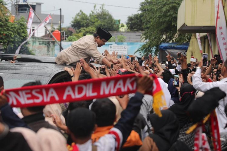 Calon presiden nomor urut 02 Prabowo Subianto saat menghadiri acara Sambung Rasa Menyapa Warga Kota Tasikmalaya