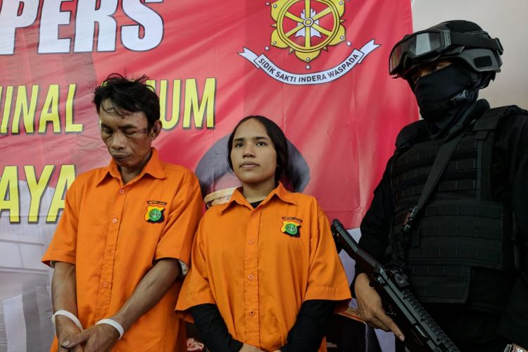 Tersangka SJ dan Wati Yang Terlibat Kasus Pembunuhan Mayat Terbungkus Plastik di Bekasi
