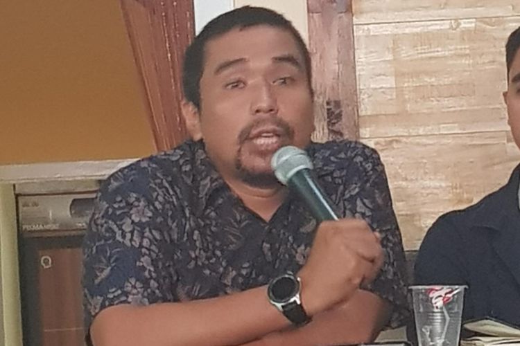 Dosen FH Universitas Andalas Charles Simabura saat menjadi pembicara pada diskusi Kode Inisiatif di kawasan Tebet, Jakarta Selatan, Rabu (18/9/2019).