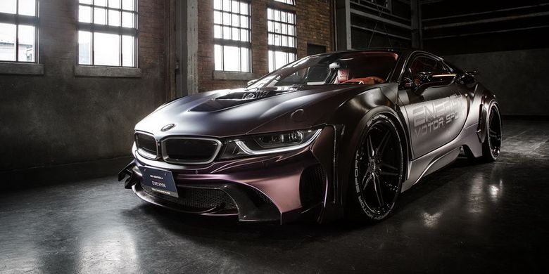 Bmw I8 Edisi Satria Kegelapan