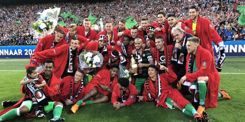 Feyenoord Rotterdam berhasil menjadi juara Piala Belanda seusai di partai final mengalahkan AZ Alkmaar 3-0 di Stadion De Kuip, Minggu (22/4/2018).