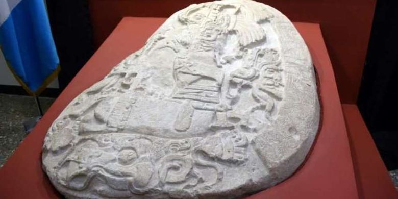 Prasasti altar mengungkapkan banyak hal tentang intrik politik Kerajaan Ular abad keenam di peradaban Maya.